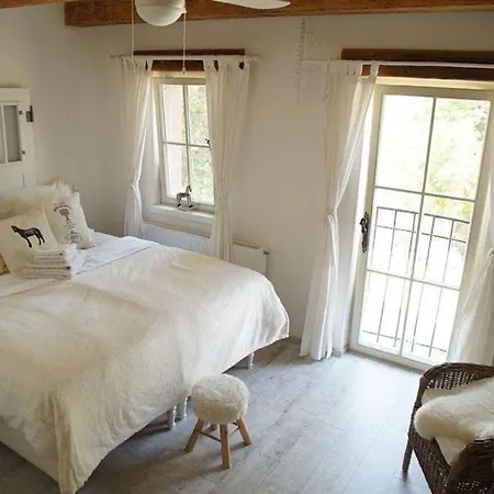 Vinny Tunel -konsky Pouzdrany