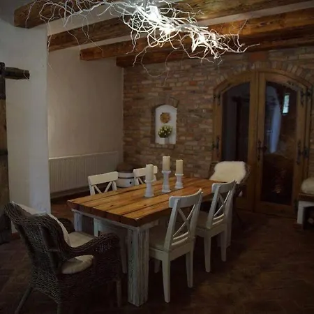 Vinny Tunel -konsky Pouzdrany